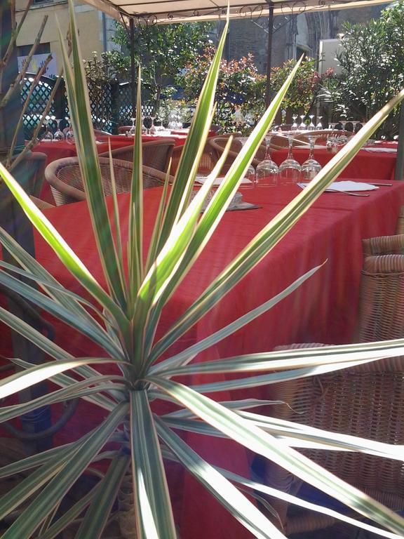 Hotel Restaurant Henri IV Eauze Dış mekan fotoğraf